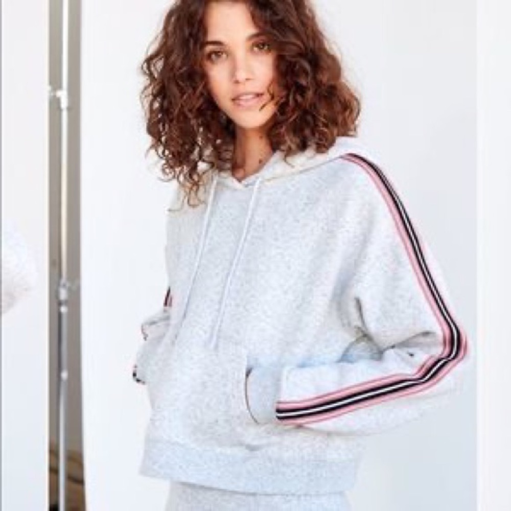 TNA “Iconic cropped sweater”